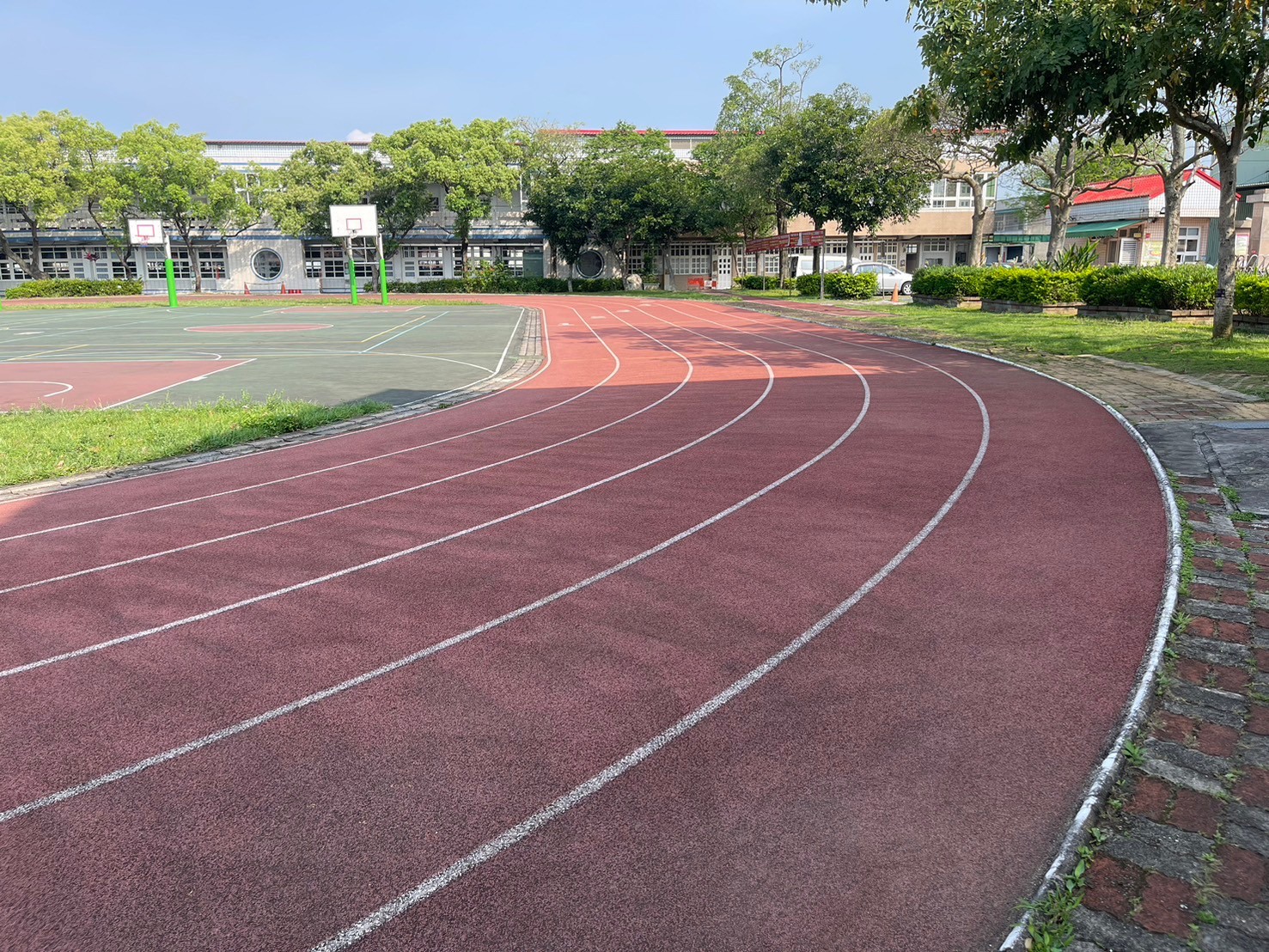 LINE_ALBUM_新莊國小跑道清洗前_240409_11