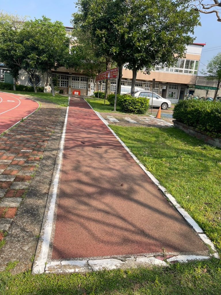 LINE_ALBUM_新莊國小跑道清洗前_240409_13
