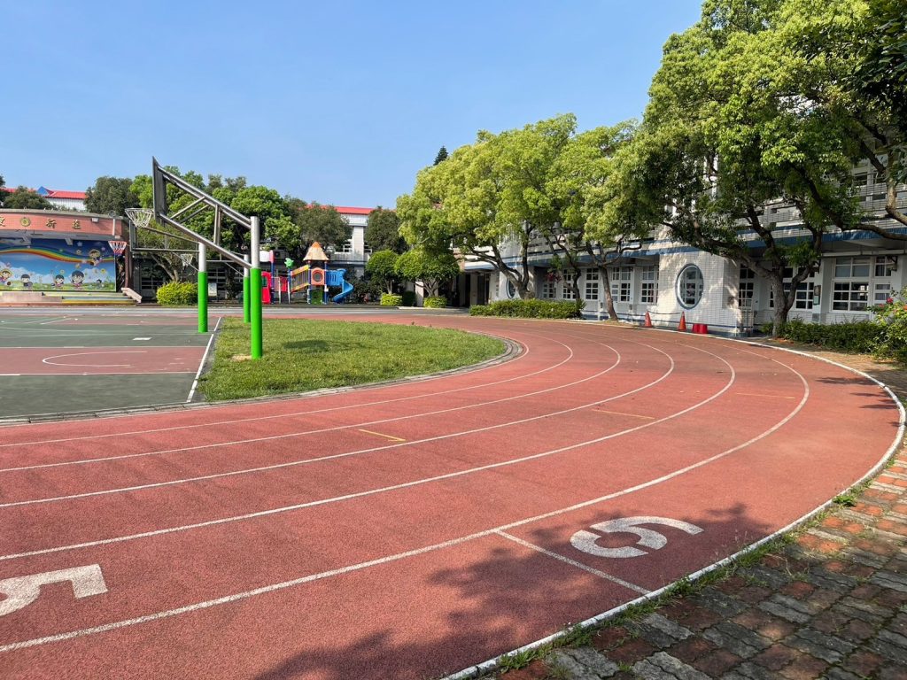 LINE_ALBUM_新莊國小跑道清洗前_240409_2
