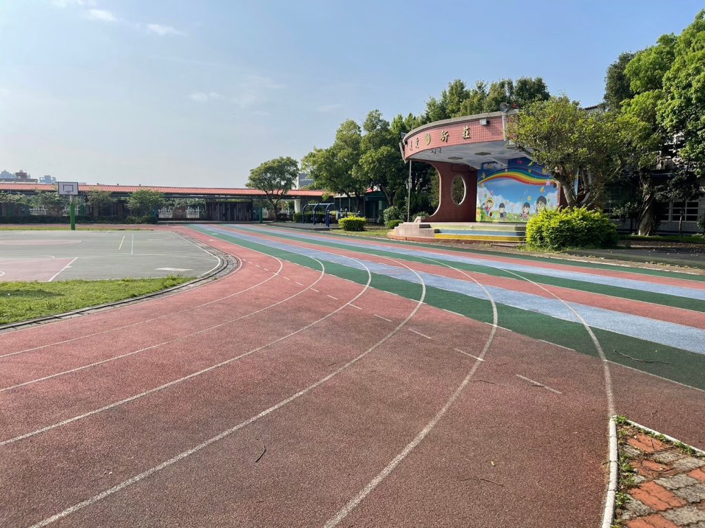 LINE_ALBUM_新莊國小跑道清洗前_240409_6